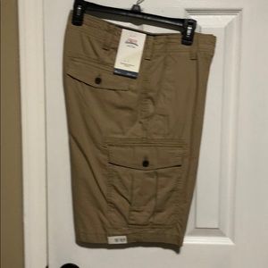 Izod cargo shorts